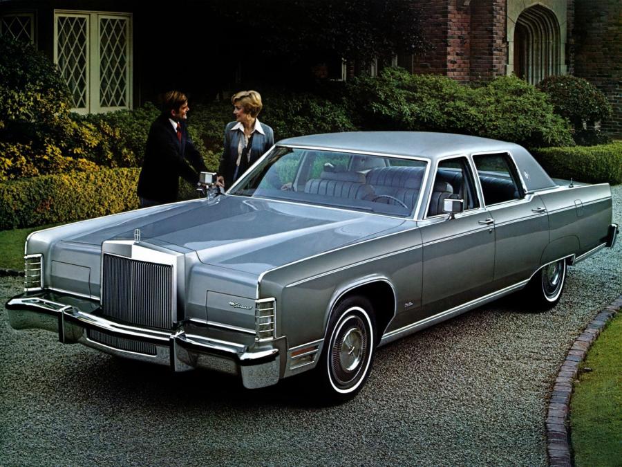  Lincoln Continental Town Car 1976 года  (фото 9 из 21)